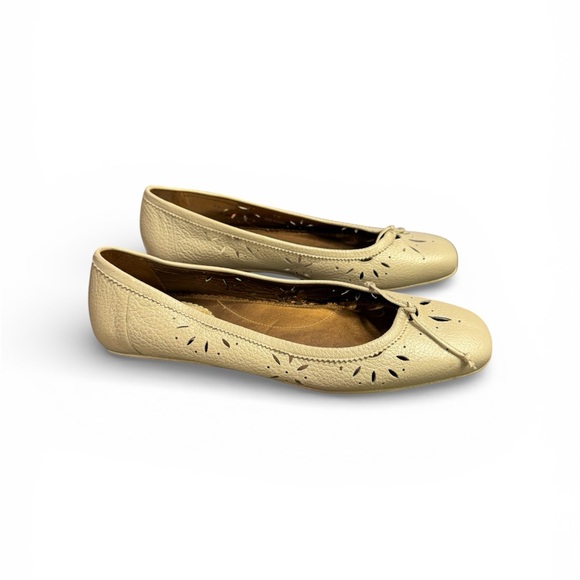 Sold - Picture 3 of 5